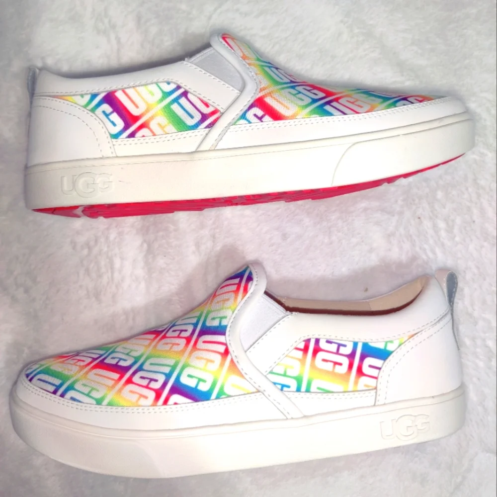 NWT UGG slip on - Picture 3 of 4